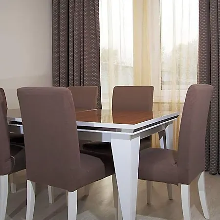 Aviator Garni Hotel 3*