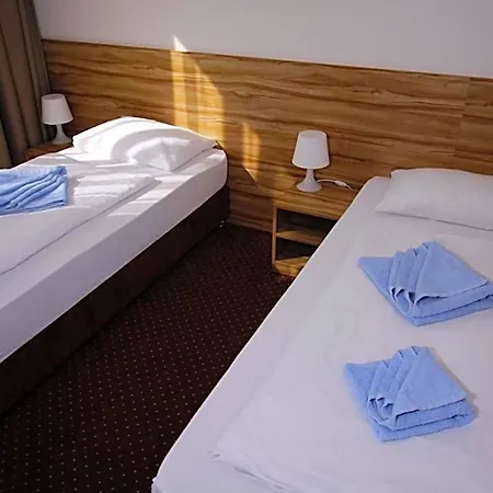 Aviator Garni 3* Pressburg