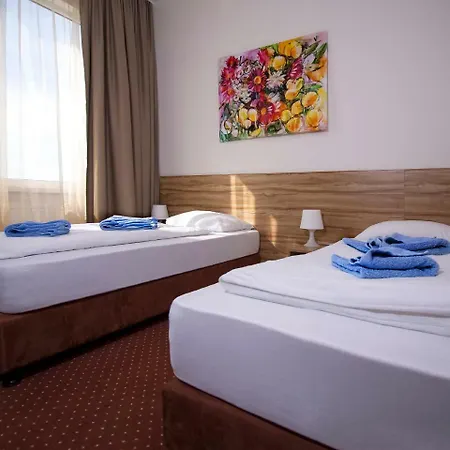 Отель Aviator Garni