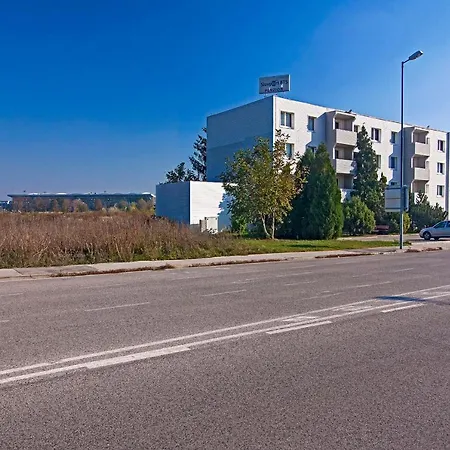 Aviator Garni Otel 3*