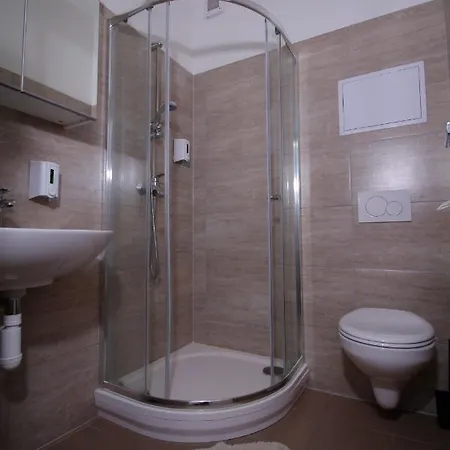 Aviator Garni 3* Братислава