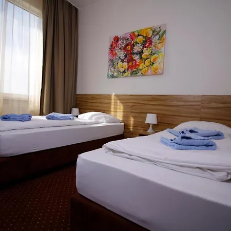 Отель Aviator Garni