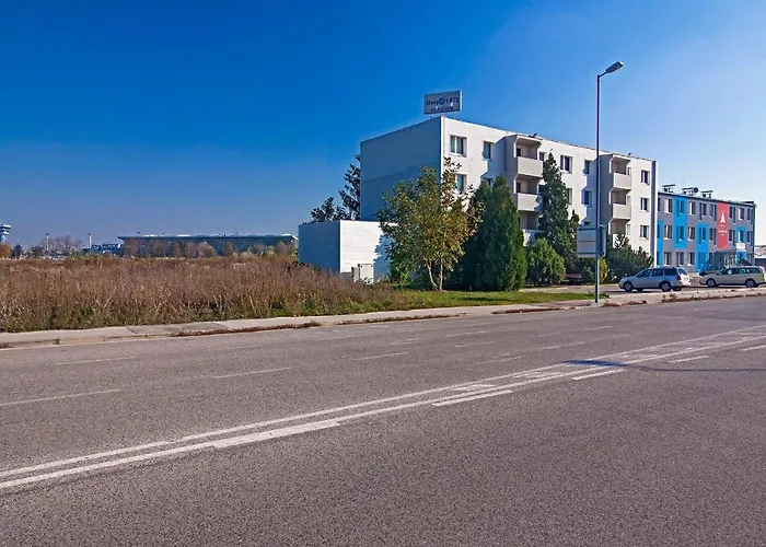 Aviator Garni Hotel 3*