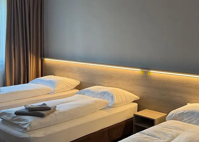 Hotel Aviator Garni 3*