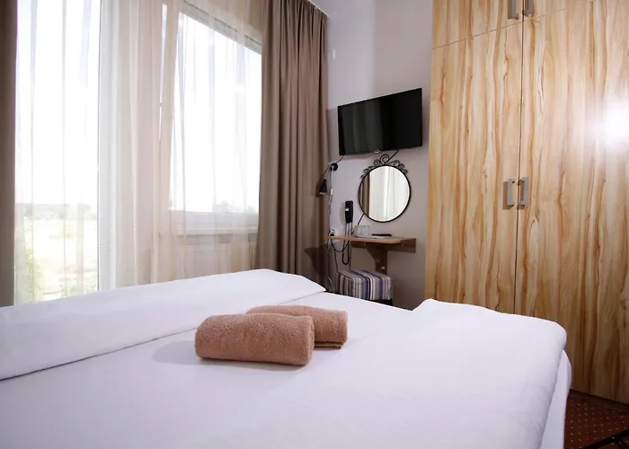 Aviator Garni Hotel 3*